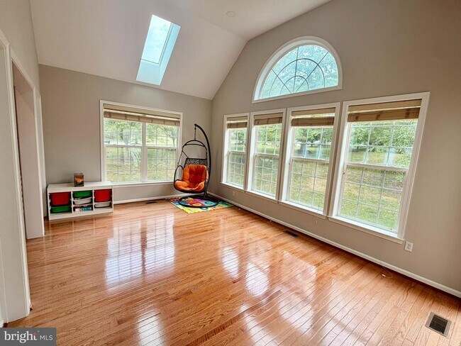 Building Photo - 240 Torrey Pine Ct