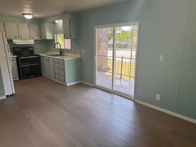 Building Photo - Newly Remodeled Manufactured Home