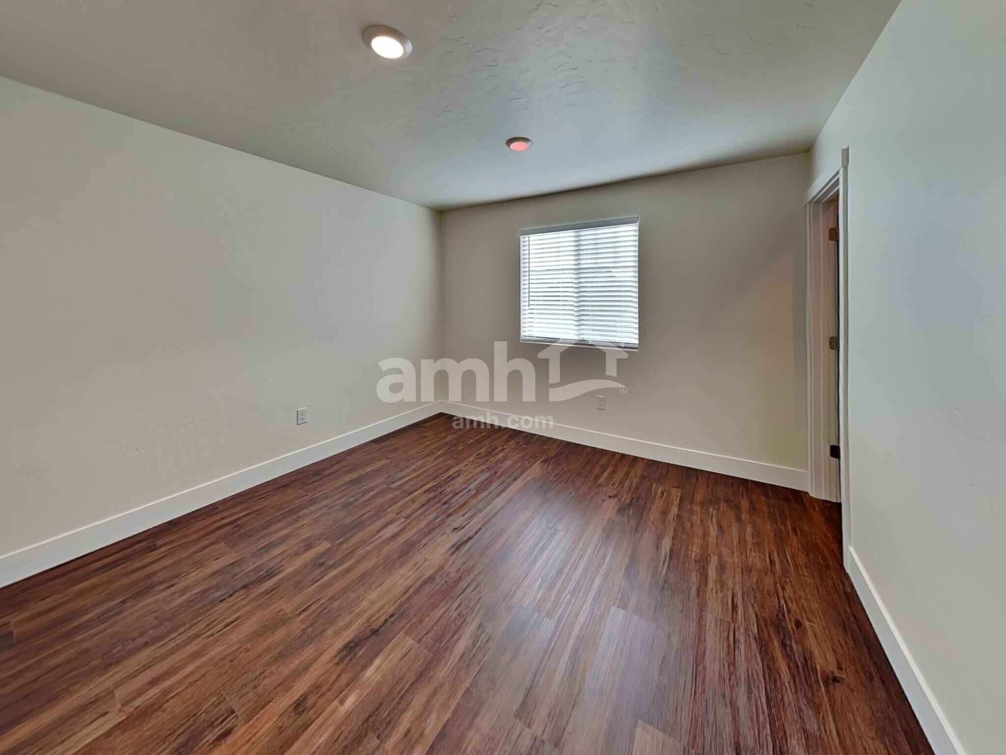 Building Photo - 4065 N Keklik Ave