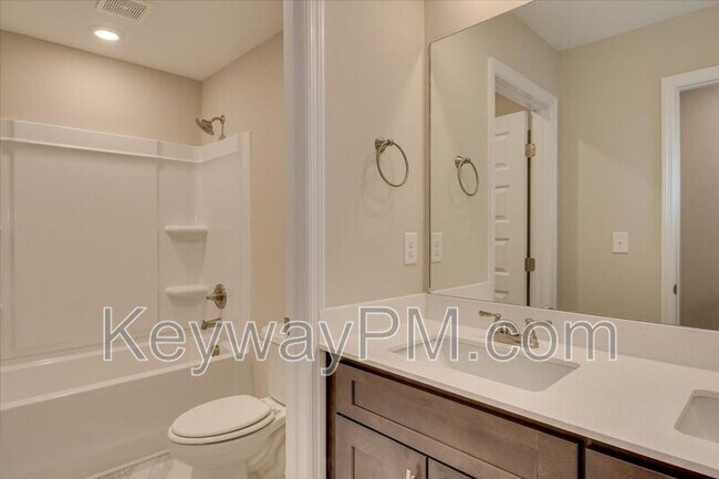 Building Photo - 715 Bronze Wy