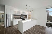 Building Photo - 839 Beacon St