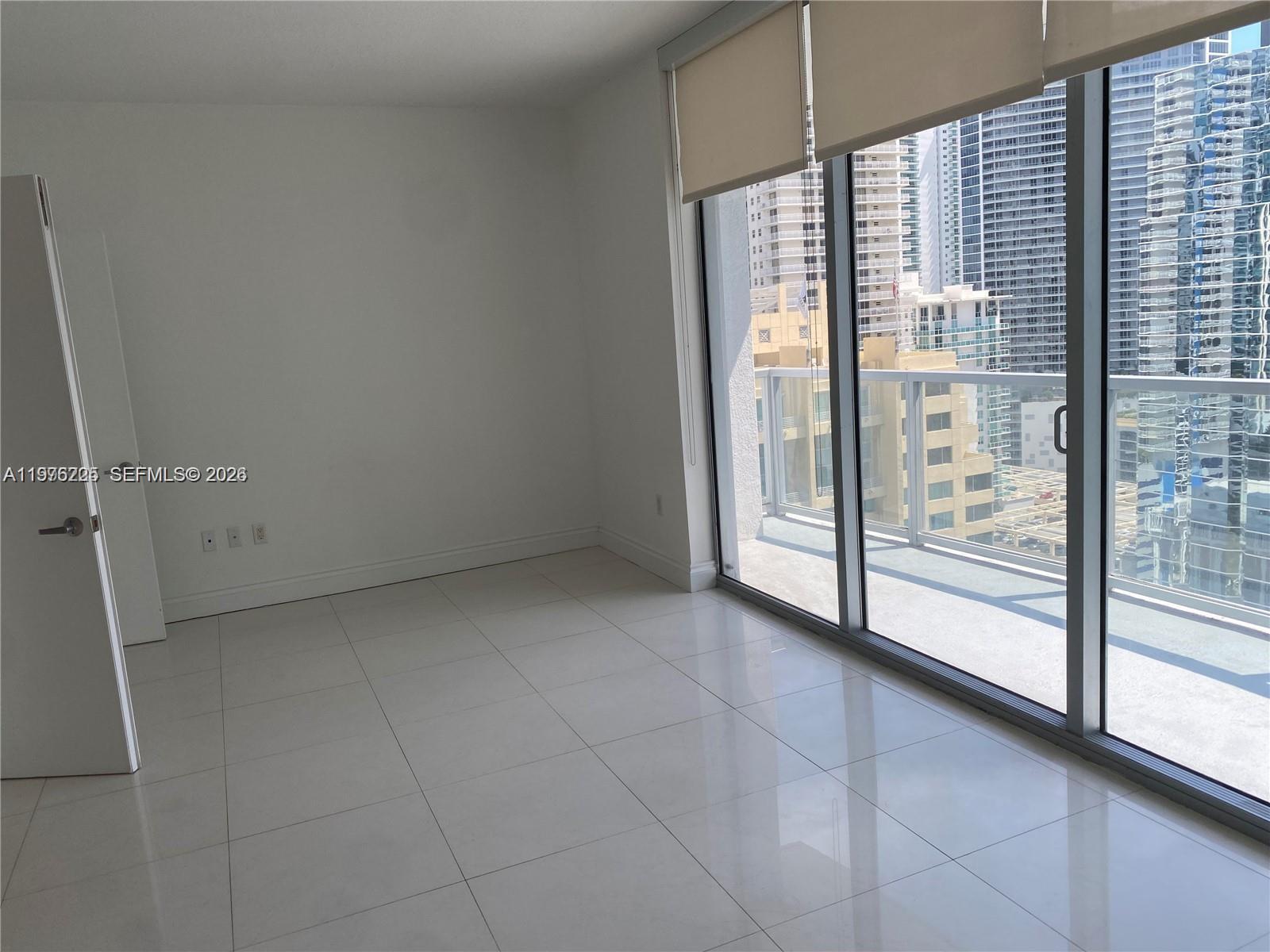 Building Photo - 1060 Brickell Ave