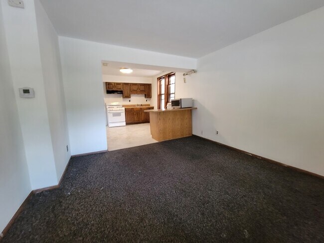 Building Photo - 828 W 34th St