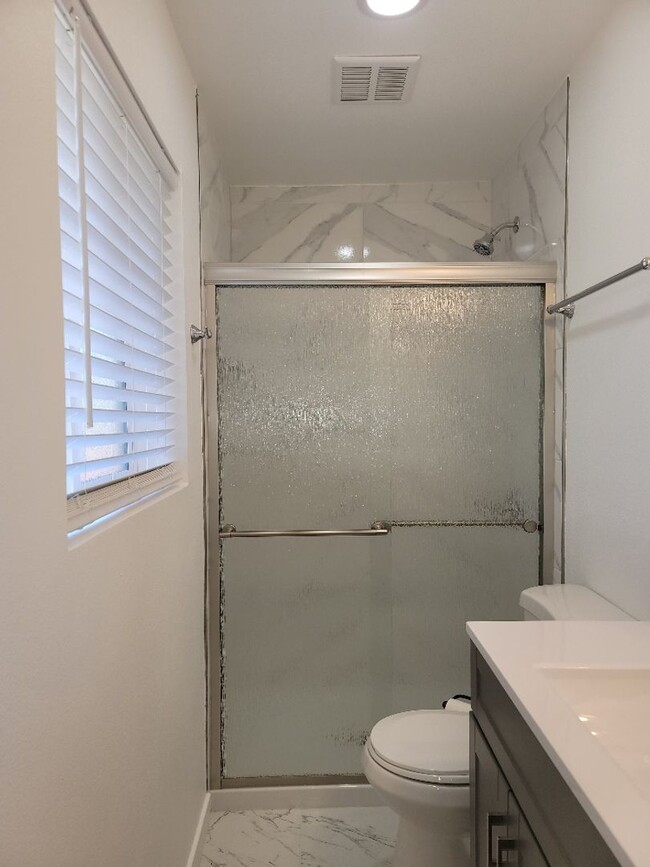 Building Photo - Remodeled 3 bed/2 bath in High Point/West ...