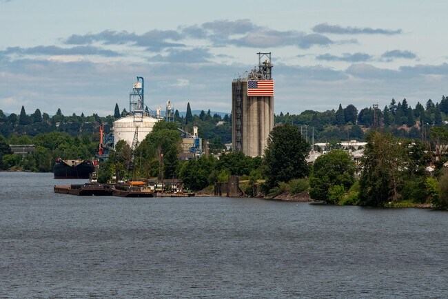 Building Photo - FULLY FURNISHED Waterfront Pearl Condo w/most utilities/2 parking spaces/most utilities