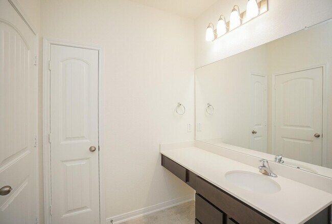 Building Photo - 20615 Teakwood Fields Ln