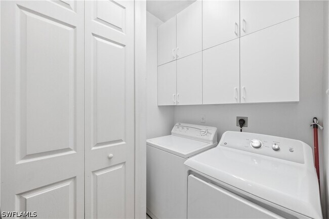 Building Photo - 5941 Sand Wedge Ln