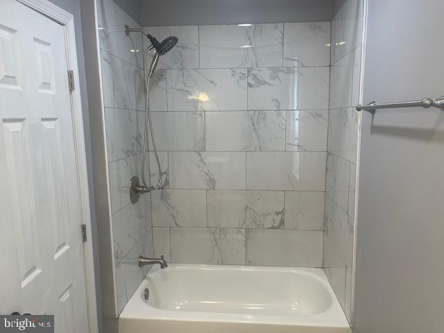 Building Photo - 3322 W Huntingdon St