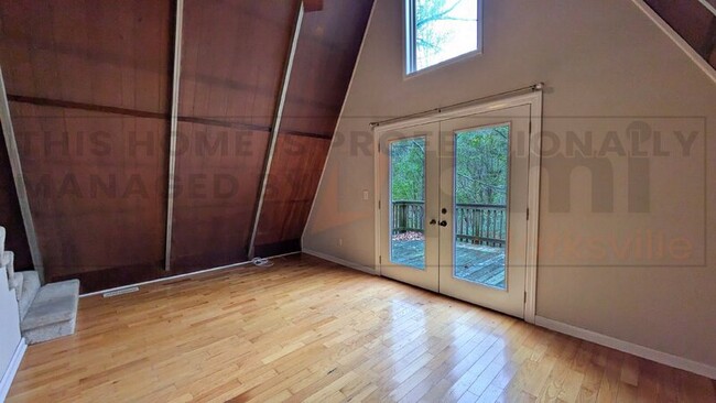 Building Photo - 452 Harper Rd
