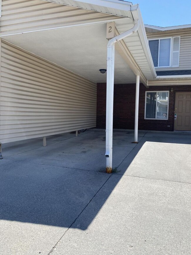 Building Photo - 295 W 600 N