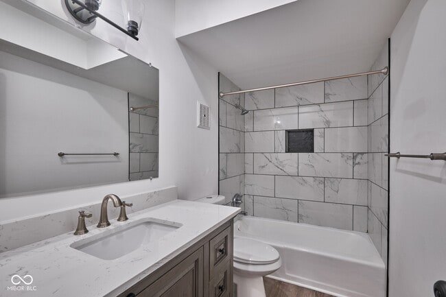 Building Photo - 8511 Canterbury Square W