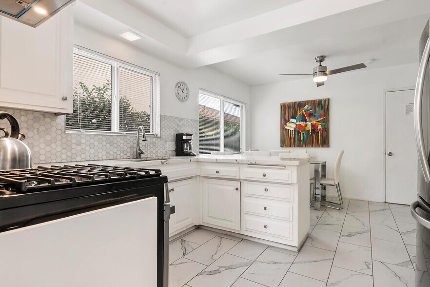 Building Photo - 6716 Ventura Canyon Ave
