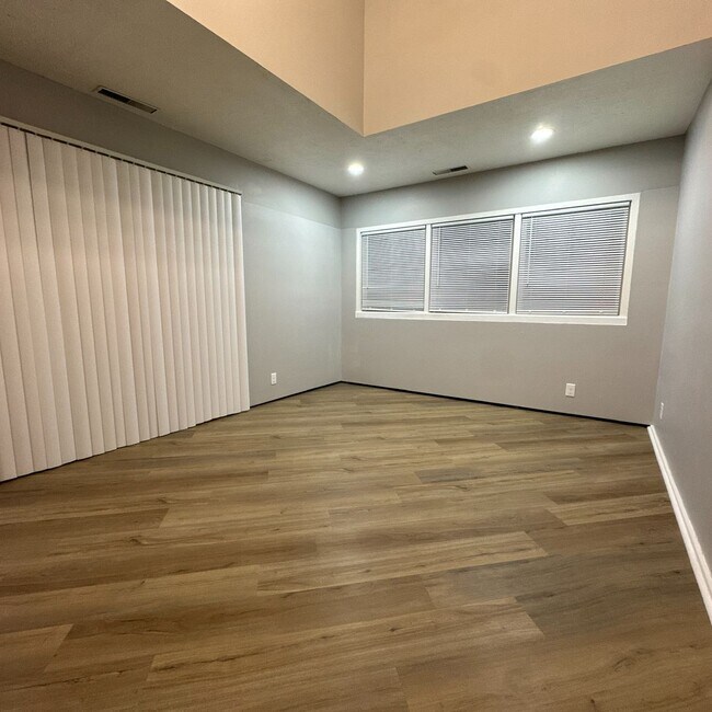 Building Photo - Luxurious 2-Bedroom Apartments with Modern...
