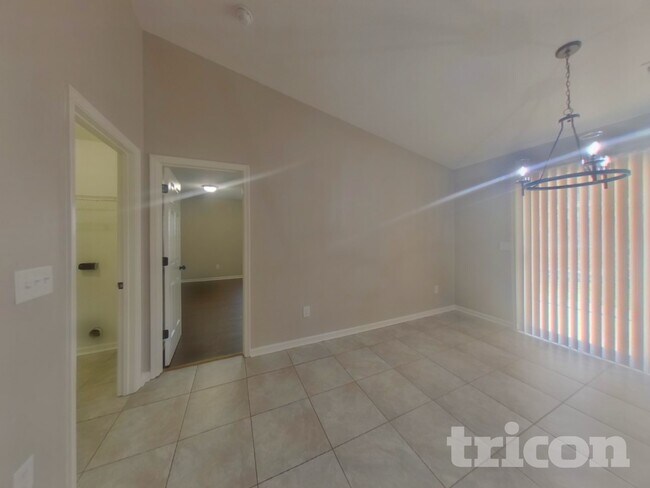 Building Photo - 204 Yukon Dr