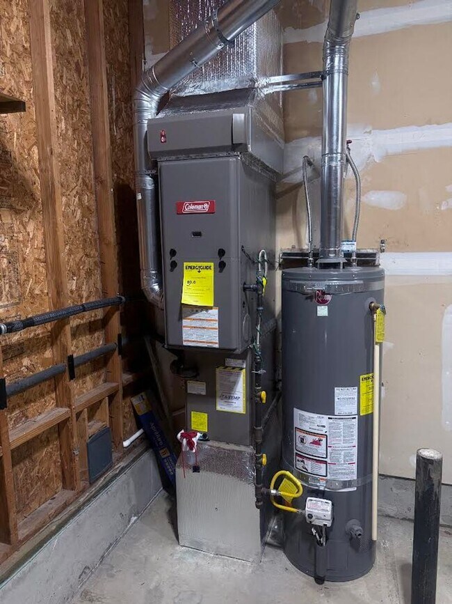 Building Photo - Updated Single Level Home in Highly Sought...