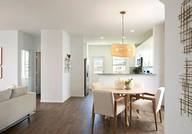 Building Photo - 313 Redonda Dr