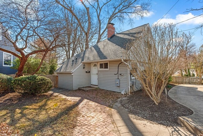 Building Photo - 4 Bed 2 Bath - Twinbrook Cape Cod - Move In Ready