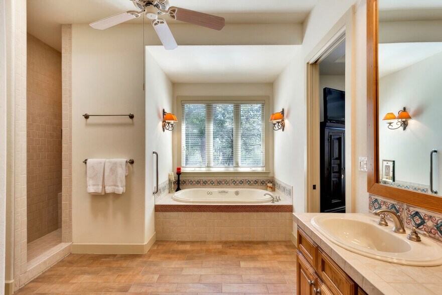 Building Photo - 7903 Overlook Bend