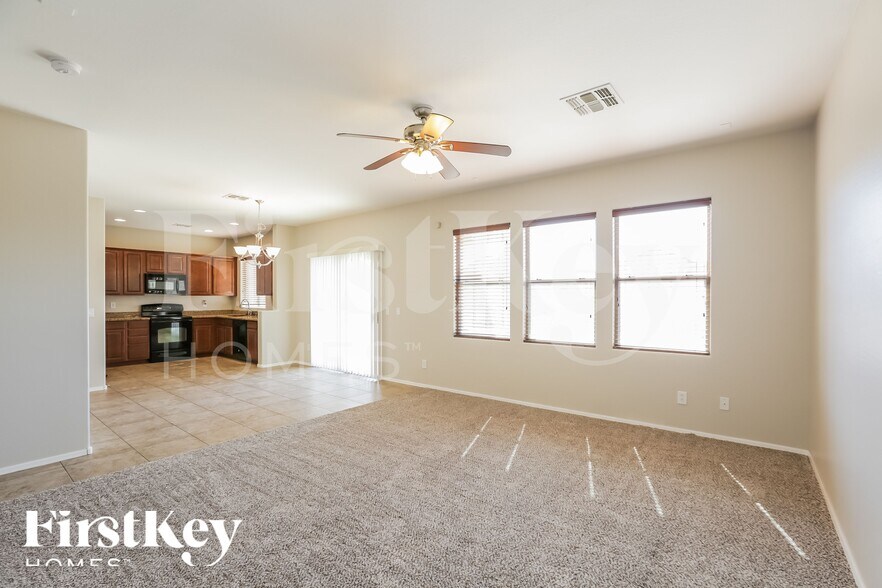 Building Photo - 2639 W Tamarisk Ave