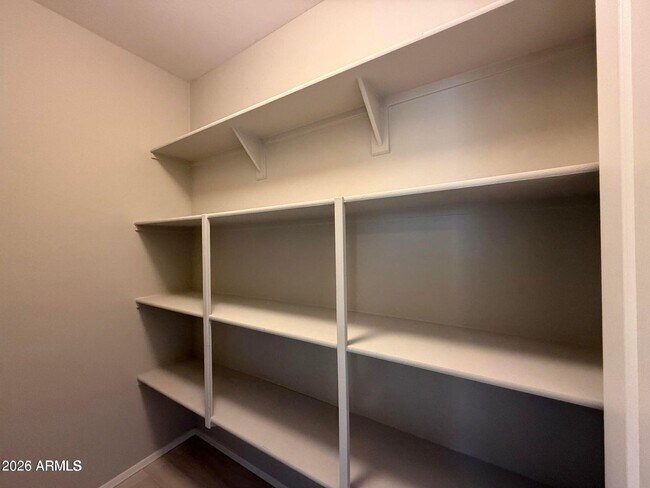 Building Photo - Large 3 Bedroom with Pool and Pool Service Included!