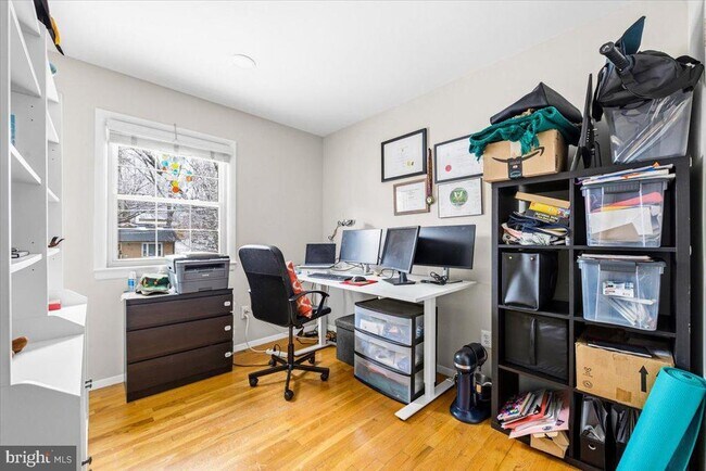 Building Photo - 903 Leverton Rd