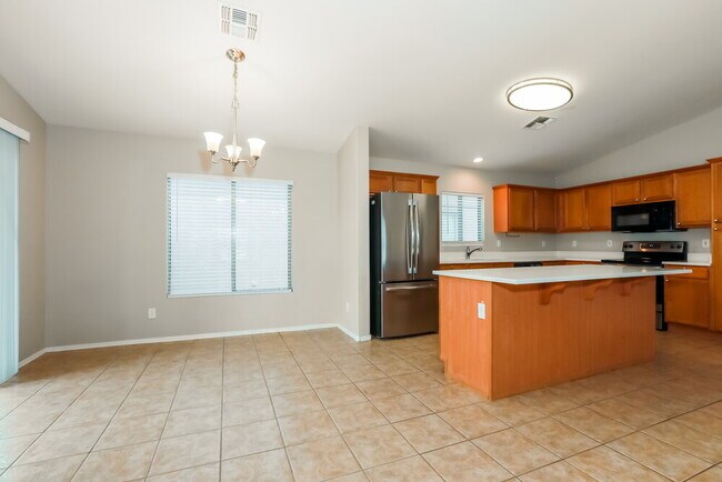 Building Photo - 39433 N Parisi Cir