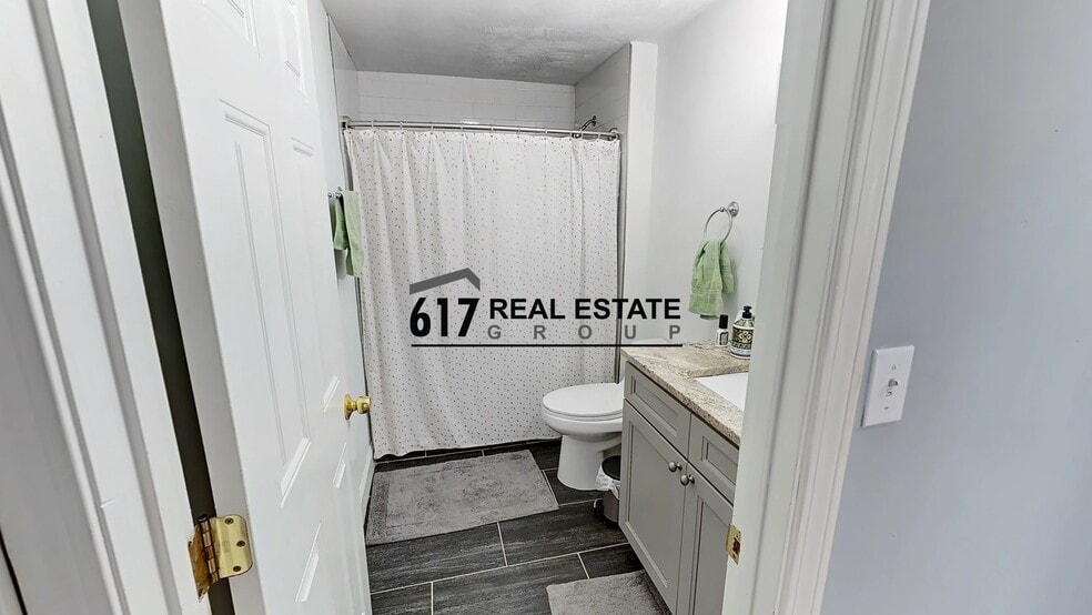 Building Photo - 50 Derby St