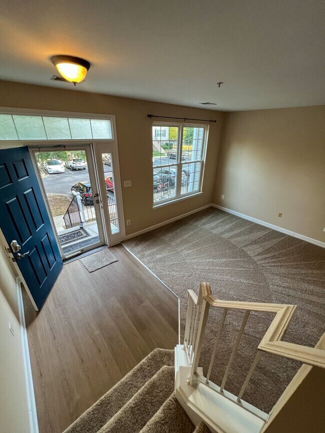 Building Photo - 8646 Willow Leaf Ln