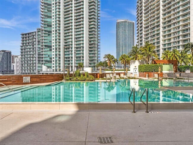 Building Photo - 350 S Miami Ave