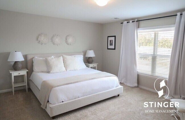 Building Photo - 24 Chauga St