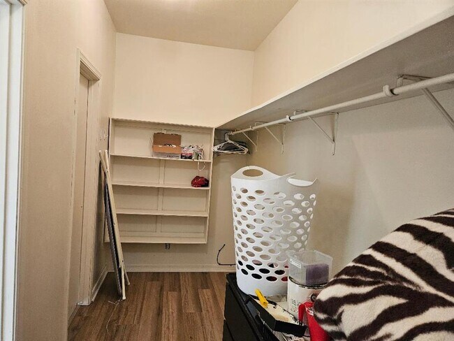 Building Photo - 710 N Avenue C