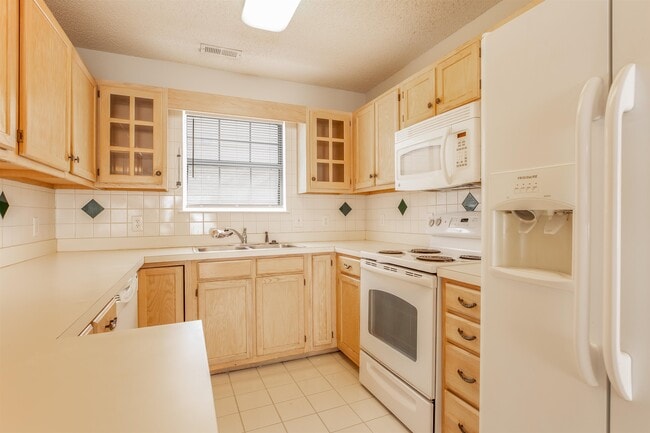 Building Photo - 112 Dusty Trail Ln