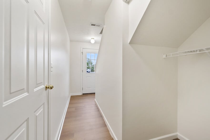 Building Photo - 1228 Gneiss Dr