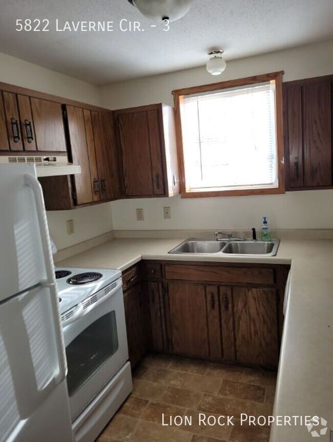 Building Photo - Spacious 2-Bedroom Apartment for $1,125/mo...