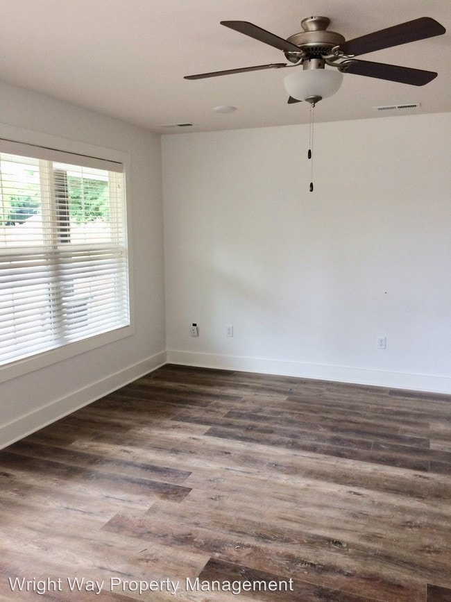 Building Photo - 1138 Kenton St