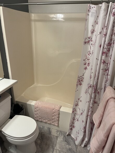 Building Photo - 4165 Berrywood Dr