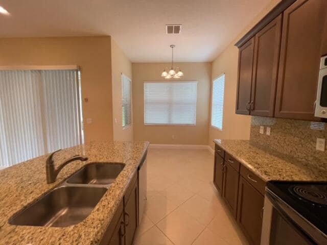 Building Photo - 2830 Bellarosa Circle
