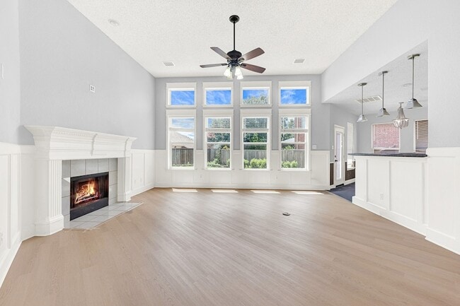 Building Photo - 1413 Westmont Dr