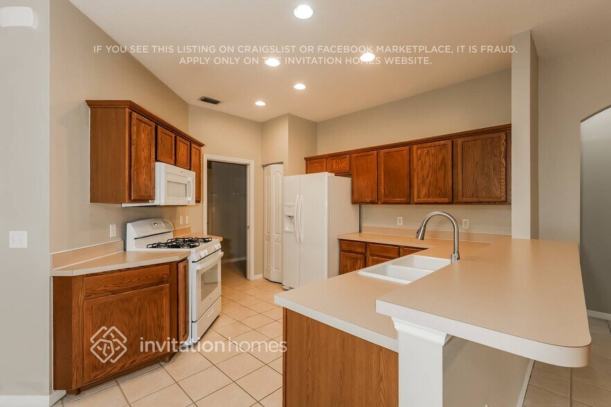 Building Photo - 11003 Star Rush Pl