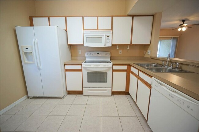 Building Photo - 6009 Skydale Way