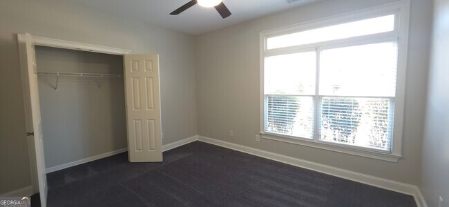 Building Photo - 1593 Park Hollow Ln NE