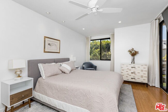 Building Photo - 2960 Neilson Wy