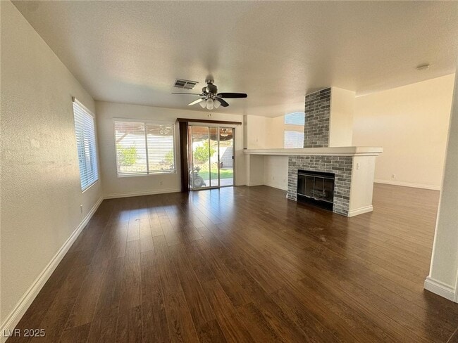 Building Photo - 7962 Traditional Ct