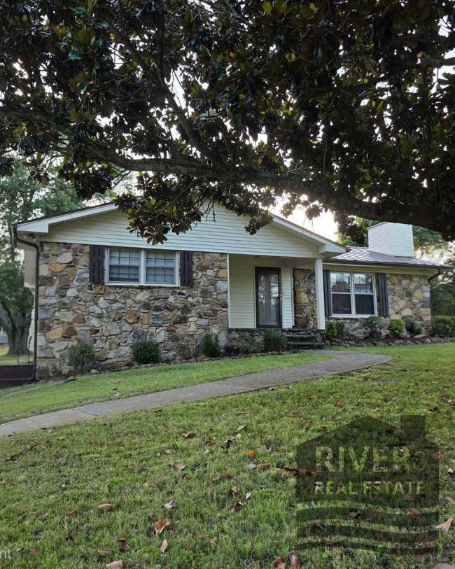 Building Photo - 1233 Ridge Dr