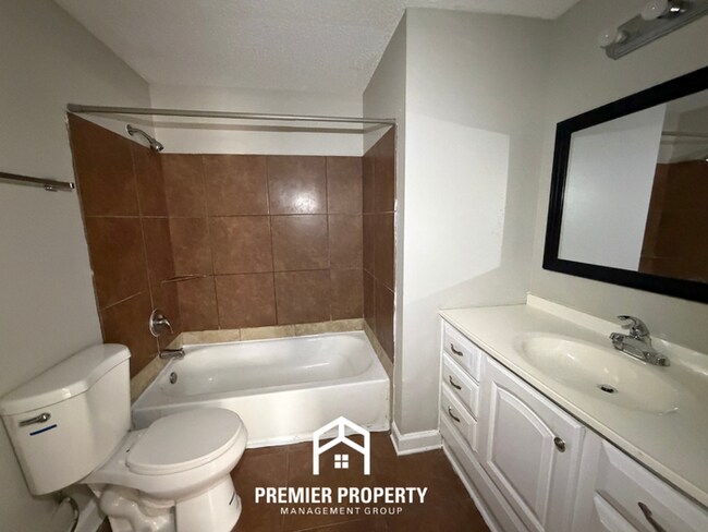 Building Photo - 7057 Catalpa Hill Cove