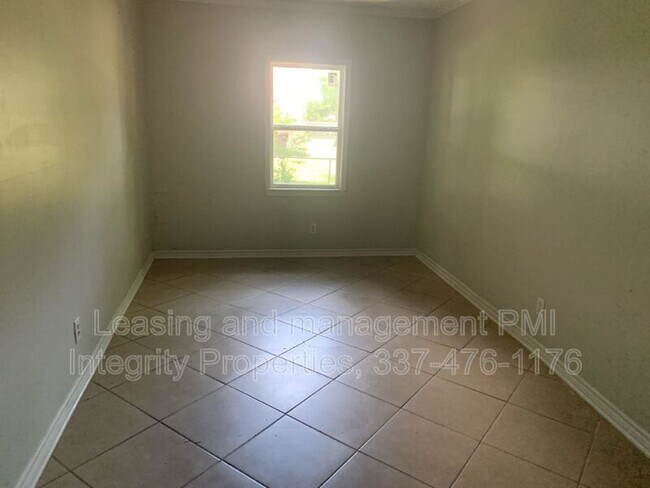 Building Photo - 308 Huval St