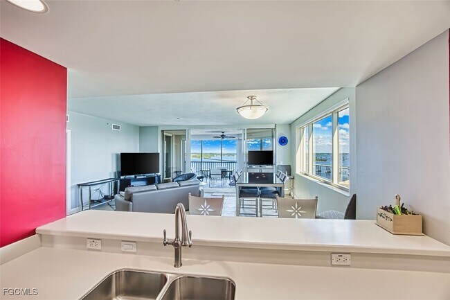 Building Photo - 2090 W First St