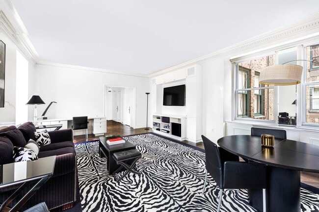 Building Photo - 781 5th Ave