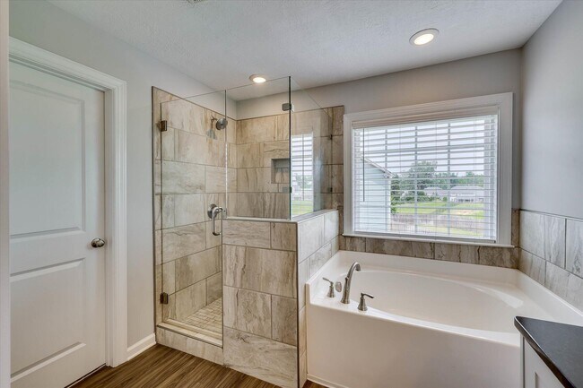 Building Photo - 445 Longmeadow Dr