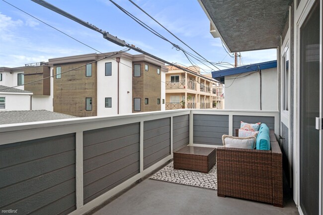 Building Photo - 2 br, 2.5 bath Townhome - 427 Manhattan Av...